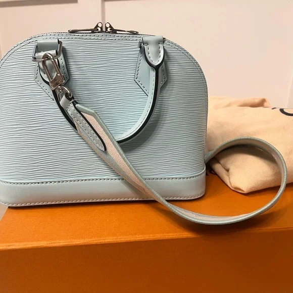 Louis Vuitton Alma BB - Picture 4 of 16